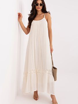 rochie de zi Italy Moda  Rochie de vară în stil boho este o propunere ușoară și feminină, perfectă pentru ședințele zilnice. Croiala sa lejeră oferă confo