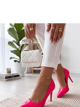 Pantofi cu toc subţire (stiletto) Solea  Cizme elegante din piele ecologică lacuită sunt o alegere atemporală pentru femeile care apreciază clasicul într-o interpretare modern�
