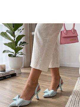 Pantofi cu toc subţire (stiletto) Solea  Toate textul tradus în limba română:

\