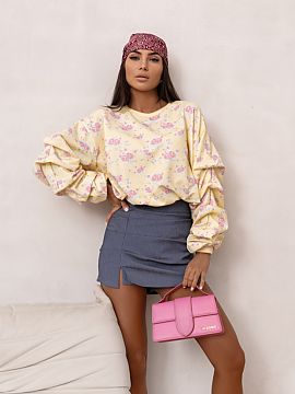 Bluza LaBalancia  Bluza REMY print Flori galbene este o propunere pentru persoanele care apreciază confortul și designul subtil. Croită dintr-o țesătură