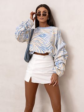 Bluza LaBalancia  Bluza REMY print Blue zebra este o propunere pentru persoanele care apreciază combinația de confort și design distinctiv. Proiectată pen