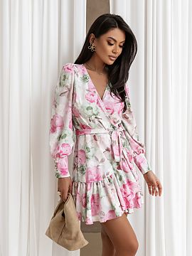 rochie de zi LaBalancia  Rochia ANNA Calm bej este o propunere elegantă și universală pentru femeile care apreciază confortul și stilul clasic, sobru. Realizat�