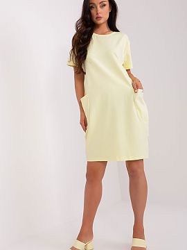 rochie de zi Rue Paris  Rochie comodă de trening cu un croi simplu, creată pentru utilizare zilnică în zilele calde de vară. Designul minimalist și neted al e