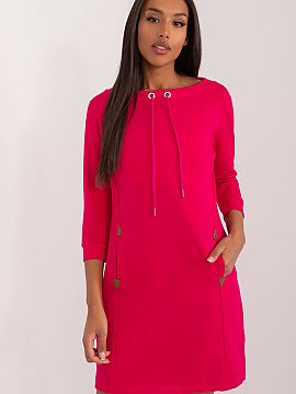 rochie de zi Rue Paris  Rochie sport elegantă și confortabilă cu un croi simplu, ideală pentru zi de zi. Designul minimalist și neted al acesteia se potriveșt