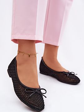 Balerinki Step in style  Balerinii pentru femei de la marca Vinceza sunt o propunere stilată și elegantă perfectă pentru zilele mai calde. Croiala plată asigur�