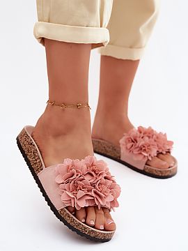 Papuci de casă Step in style  Șlapi pentru femei cu talpă de pluta sunt o alegere la modă pentru zilele însorite. Decorate cu flori din material care le adaugă un fa