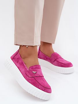Pantofi cu platformă Step in style  Pantofi de damă inserați din piele naturală de catifea sunt o propunere confortabilă și elegantă pentru ziua de zi. Croiala universal�