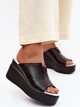 Cizme cu toc înalt Step in style  Șlapi damă din piele naturală de la marca Vinceza sunt o propunere elegantă și confortabilă pentru zilele calde. Ele arată estetic ș