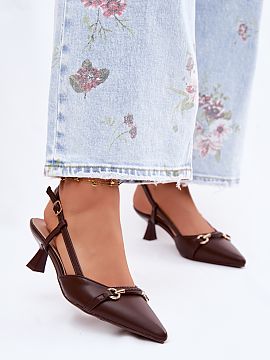 Sandale cu toc Step in style  Elegantele sandale de damă fabricate din piele ecologică de înaltă calitate sunt o propunere ideală pentru femeile care apreciază stil