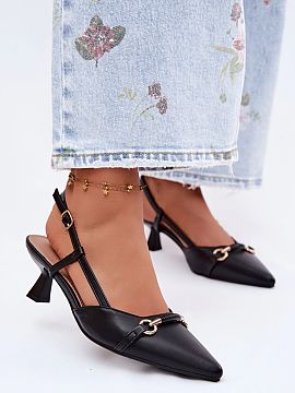 Sandale cu toc Step in style  Sandale elegante de damă fabricate din piele ecologică de înaltă calitate sunt o propunere ideală pentru femeile care apreciază stilul