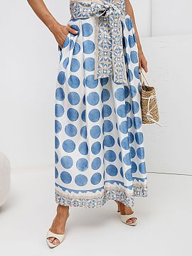 spódnica Factory Price  Fusta midi pentru femei este o propunere elegantă și versatilă, care se potrivește perfect atât în ​​stilurile de zi cu zi, cât �