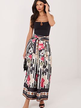 spódnica Factory Price  Fusta midi pentru femei este o propunere elegantă și universală, care se potrivește perfect atât în ținutele de zi cu zi, cât și la