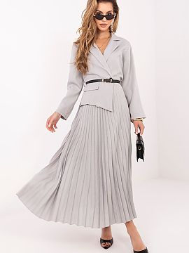 rochie de zi Rue Paris  Rochie maxi eleganta într-o croială cloș, perfectă atât pentru muncă, cât și pentru ocazii speciale. Partea de sus în stil marinăr