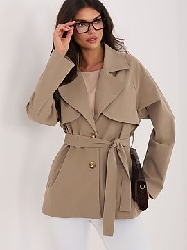 Cloak Rue Paris  Palton elegant de damă de tip trench într-o interpretare casual, ideal pentru ieșirile zilnice și pentru muncă. Modelul de tranziție e