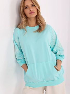 Bluza Rue Paris  Bluza casual pentru femei este o combinație de confort și detalii subtile și feminine. Realizată dintr-o amestec moale și elastic de bu