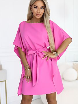 rochie de zi Numoco  Rochia fluture de culoare fuksia de la marca Numoco este o rochie feminină și elegantă de culoare roz, care atrage privirile cu culoarea 