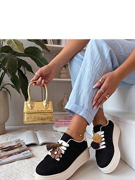 Încălțăminte sport pe platformă Solea  Pantofii sport eleganți cu șireturi sunt combinația perfectă între confort și aspectul elegant. Forma lor clasică și sportivă îi f