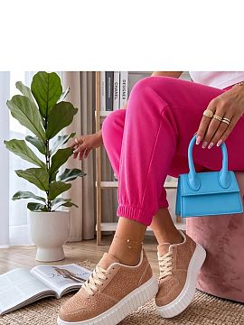 Încălțăminte sport pe platformă Solea  Pantofi sport eleganți cu șireturi încrustați cu zirconii sunt combinația perfectă între confort și design modern. Croiala lor sport