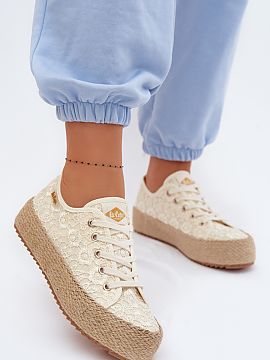 Tenişi Step in style  