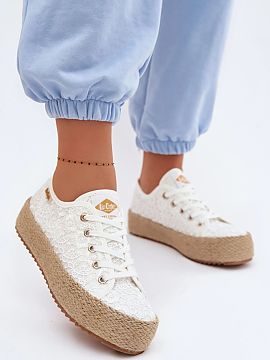 Tenişi Step in style  