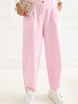 Pantaloni din catifea Rue Paris  Pantaloni de damă din corduroi de tip carrot, care combină confortul cu un stil casual atemporal. Este o propunere ideală pentru ziua de 