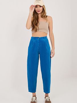 Pantaloni din catifea Rue Paris  Pantaloni de damă din catifea de tip carrot, care îmbină confortul cu un stil casual, atemporal. O propunere ideală pentru ziua de zi, s
