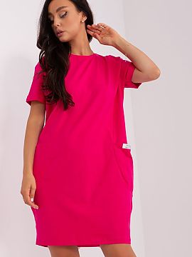 Rochie de zi Rue Paris  Rochie comodă de trening cu o croială simplă, creată pentru utilizarea zilnică în zilele calde de vară. Designul minimalist și neted
