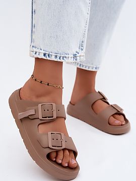 Papuci cu platformă Step in style  Șlapii pentru femei de la marca D.Franklin sunt o propunere ideală pentru vară pentru femeile care apreciază confortul și stilul modern