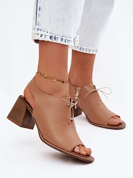 Sandale cu toc Step in style  Sandale damă din piele naturală sunt o propunere elegantă pentru femeile care apreciază eleganța și confortul. Modelul cu toc subțire