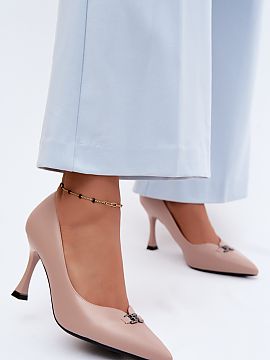 Pantofi cu toc subţire (stiletto) Step in style  Tocurile feminine de la marca Vinceza sunt o propunere elegantă pentru ocazii speciale și festivități. Croiala clasică combinată cu o 