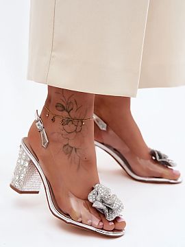 Sandale cu toc Step in style  Sandale transparente pentru femei sunt o propunere impresionantă creată pentru ocazii speciale. Forma subtilă combinată cu elemente tran