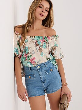 Bluză Italy Moda  O bluză elegantă de damă cu imprimeu floral este o propunere stilată pentru fiecare zi, la birou și pentru ocazii speciale. Realizată 