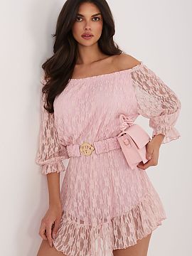 Salopetă Italy Moda  Costum elegant de damă este o propunere unică ce combină confortul și un stil feminin, ideal pentru zi de zi. Modelul realizat dintr-o c