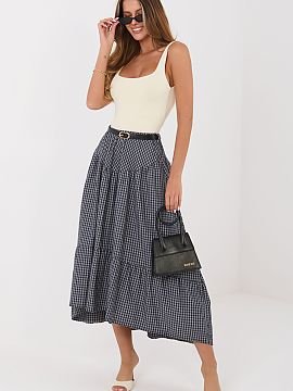 Fustă Italy Moda  Fusta midi casual în carouri este o propunere confortabilă și stilată pentru ziua de zi, ideală pentru stilizările relaxate și zilnic