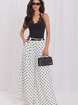 Pantaloni de damă Italy Moda  Pantaloni eleganți de damă tip palazzo sunt o propunere ideală pentru zi de zi, la locul de muncă și pentru ocazii speciale. Realizate 
