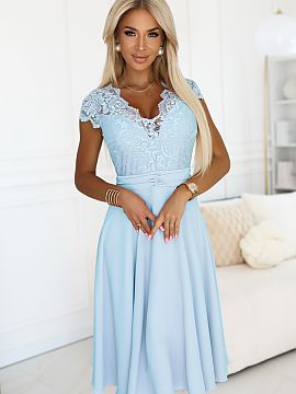 Rochie de seară Numoco  Această rochie albastră de la numoco atrage cu caracterul său romantic și croiala care subliniază frumos talia. Partea de sus din dante