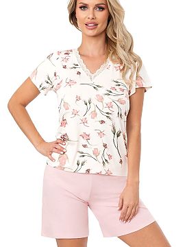 Pijama Donna  Pijama feminină Amaris 1/2 din viscoză cu flori este o propunere care combină eleganța cu confortul zilnic. Realizată din viscoză de �