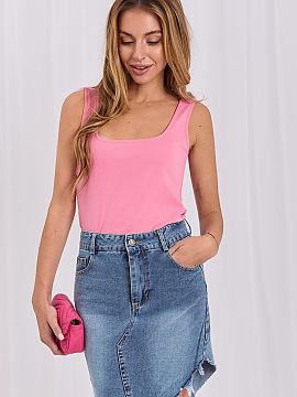 Top Rue Paris  Tricoul casual pentru femei, de lungime standard, fabricat dintr-o amestec de înaltă calitate de bumbac și elastan. Modelul neted face ca