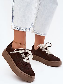 Pantofi sport pe platformă Step in style  Sneakersii pentru femei de la marca Big Star sunt o propunere la modă și confortabilă pentru fiecare zi. Realizate din imitatie de nubuc,