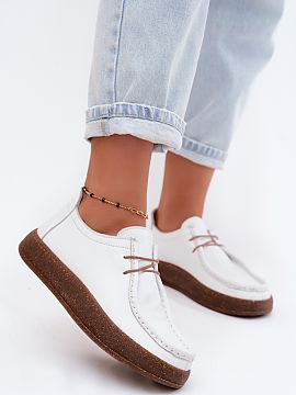 Pantofi sport cu platformă Step in style  Pantofii de damă de la marca Artiker sunt o propunere universală pentru zilele mai calde, combinând confortul cu un stil atemporal. Desig