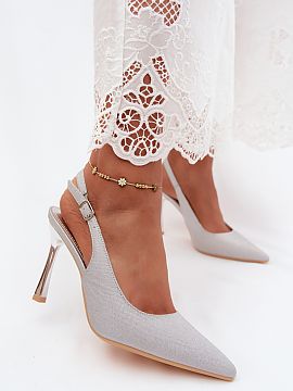 Pantofi cu toc subţire (stiletto) Step in style  Pantofii cu sclipici sunt o propunere impresionantă pentru femeile care iubesc să atragă privirile. Se potrivesc perfect pentru nunți, c