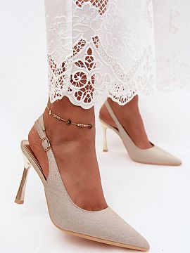 Pantofi cu toc subţire (stiletto) Step in style  Pantofii cu sclipici sunt o propunere spectaculoasă pentru femeile care le place să atragă privirile. Sunt ideale pentru nunți, ceremoni