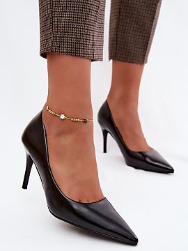 Pantofi cu toc subţire (stiletto) Step in style  Cizmele cu toc realizate din piele ecologică lacuită reprezintă o propunere stilată pentru femeile care apreciază eleganța și croieli