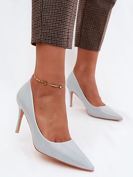 Pantofi cu toc subţire (stiletto) Step in style  Cizmele realizate din piele eco lacuită sunt o propunere stilată pentru femeile care apreciază eleganța și modelele clasice. Finisajul 