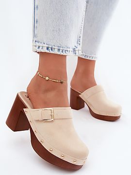 Încălțări cu toc Step in style  Pantofii de damă tip saboți, realizați din imitație de zambile. Croiala la modă, așezată pe un toc stabil în formă de bulgăre, con