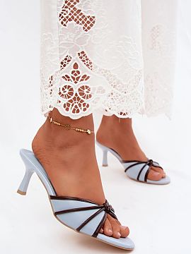 Încălțări cu toc Step in style  Sandalele de damă din piele sintetică sunt o propunere elegantă și feminină pentru iubitoarele accesoriilor la modă. Croiala subțire 