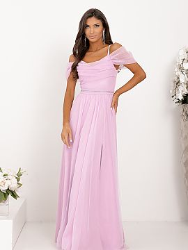 Rochie lungă With You  Rochia de seară liliac cu decupaj și umeri descoperiți este quintesența eleganței și feminității. Realizată dintr-un material ușor