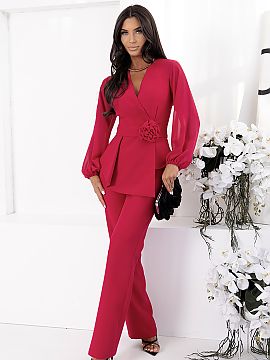 Completă With You  Elegant și extrem de feminin set care combină eleganța cu confortul purtării. Alegerea perfectă pentru ocazii speciale, petreceri, even