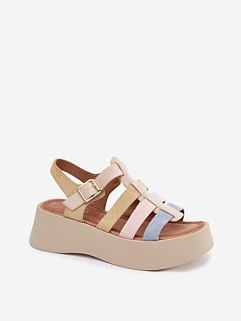 Sandale cu platformă Step in style