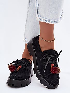 Pantofi sport cu platformă Step in style  Pantofi casual din imitație de catifea sunt o propunere elegantă pentru femeile care apreciază detaliile originale și confortul zilnic. 